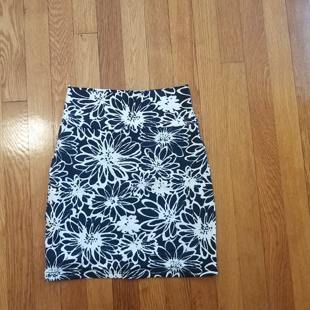 Vintage Forever 21 Black & White Flower Skirt Small